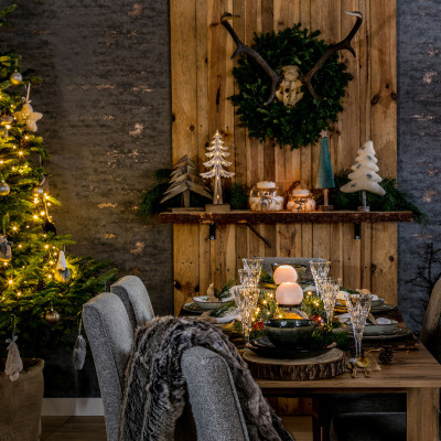 Minimalistyczna zastawa, rustykalne ozdoby i granat - Salony Agata zaprezentowały kolekcję świątecznych dekoracji [Trendy 2020]