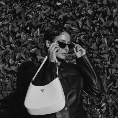 Alyssa Coscarelli z nową it-bag Prady