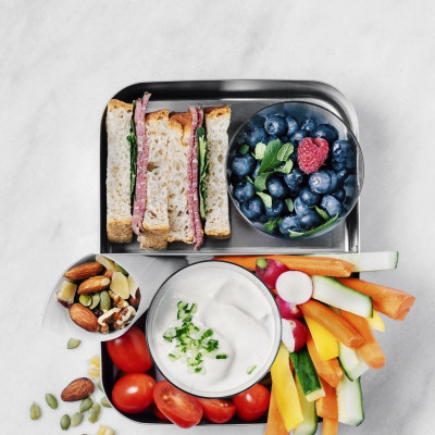Lunchbox do pracy – 4 przepisy, które zrobisz w 10 minut. Proste, zdrowe i niedrogie