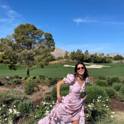 Kendall Jenner w romantycznej sukience