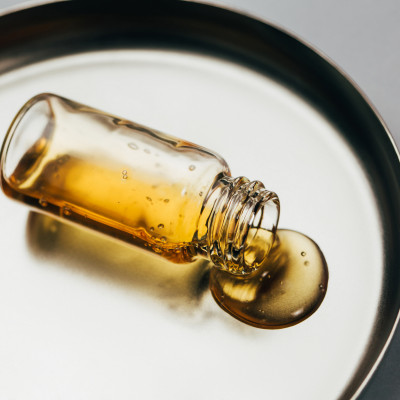 Olejek z opuncji figowej – właściwości. Jak go stosować pod oczy i na zmarszczki?