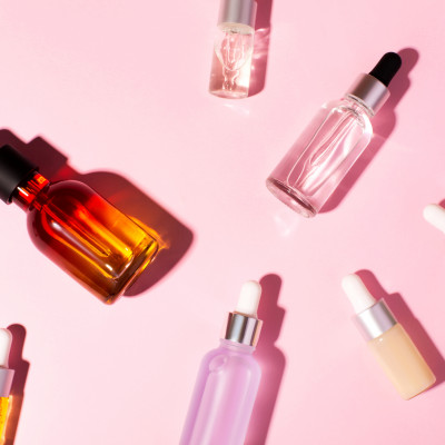 Składniki perfum: co znajduje się w perfumach? Jakie nuty zapachowe wyróżniamy?