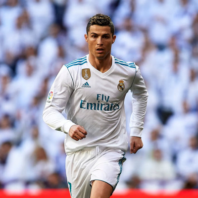 Cristiano Ronaldo to jeden z gigantów piłki nożnej. Jak przebiegała jego kariera sportowa?