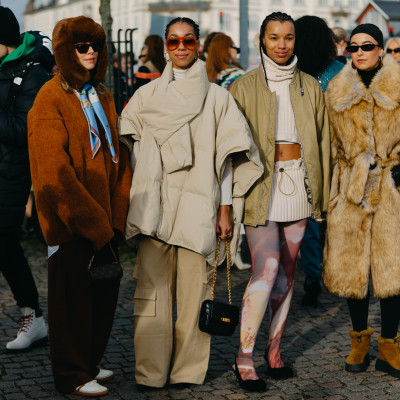 Te torebki, buty i dodatki ma w szafie każda skandynawska it-girl. Królują na ulicach Kopenhagi [street style CphFW jesień-zima 2023/2024]