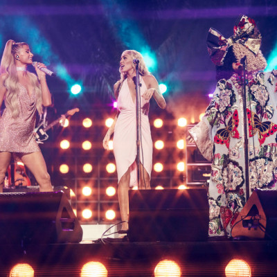 Miley Cyrus, Paris Hilton i Sia na koncercie  "Miley’s New Year’s Eve Party"