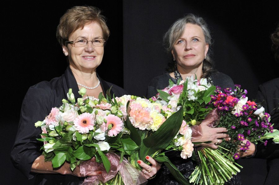 Danuta Wałęsa i Krystyna Janda na premierze monodramu "Danuta W." w Teatrze Polonia (fot. Akpa)