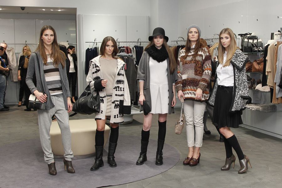 Modelki prezentują kolekcję Stefanel na sezon jesień-zima 2012/2013 (fot. Akpa)