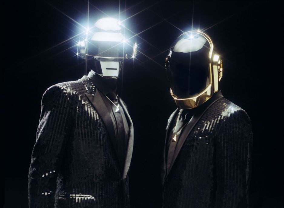 Zobacz teledysk Daft Punk do utworu "Get Lucky"