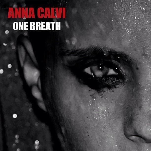 Posłuchaj "Sing To Me", nowej piosenki Anny Calvi