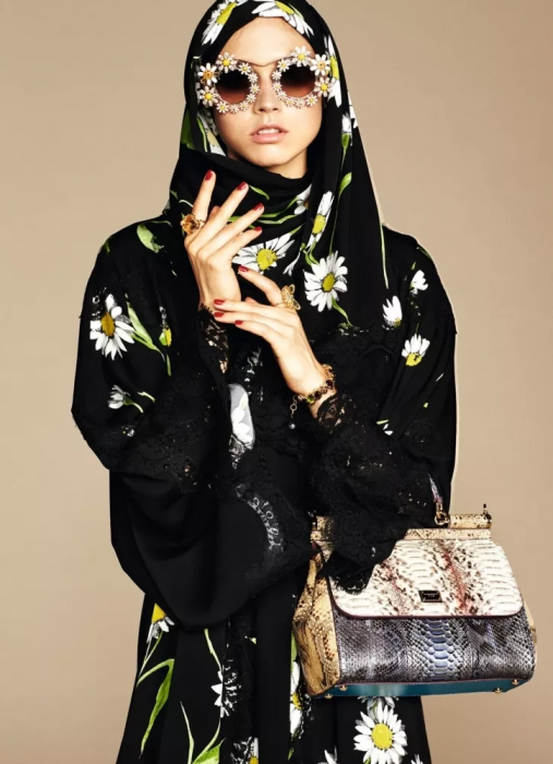 Duet Dolce & Gabbana zaprojektował kolekcję hidżabów