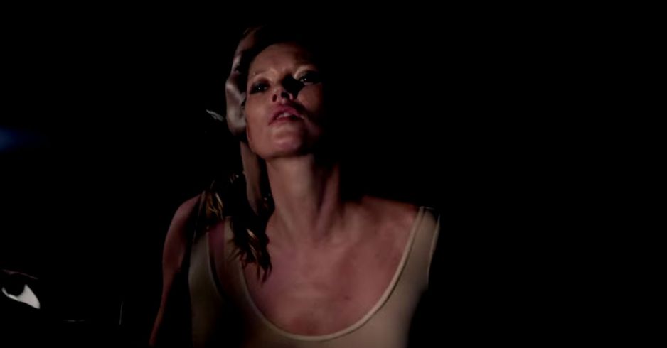 Kate Moss w teledysku Massive Attack "Ritual Spirit"