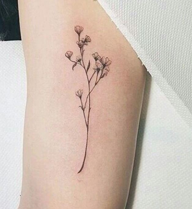 Tatuaże kwiaty, tatuaże rośliny,  fot. instagram.com/lovetattoossss