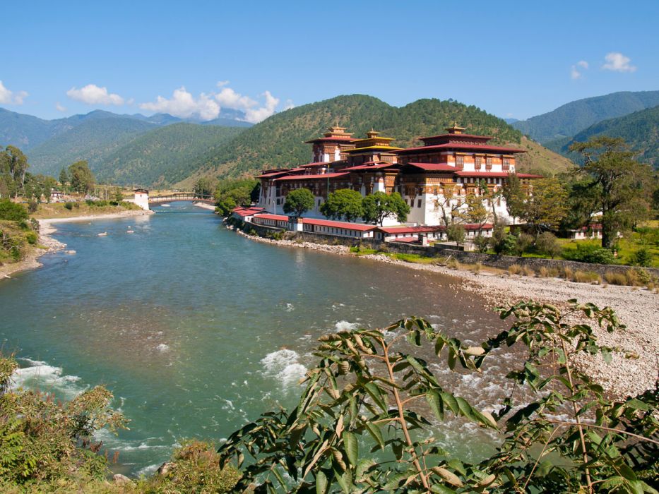 Punakha Dzong nad rzeką Mo Chhu
