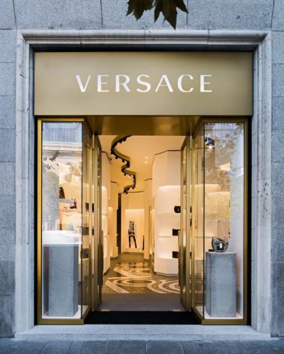 Dom mody Versace oskarżony o rasizm, fot. mat. prasowe