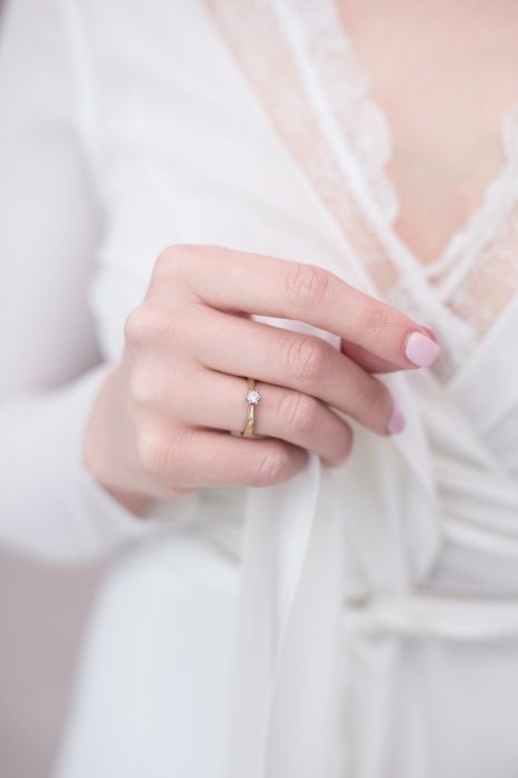 Jak dobrać biżuterię do sukni ślubnej? 
