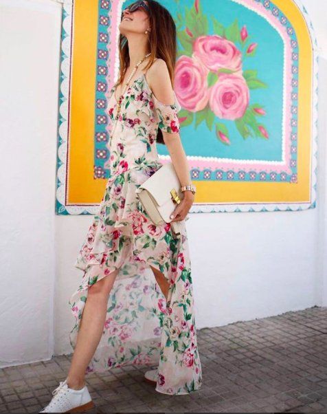 Lena Terlutter w kwiatowej sukience maxi