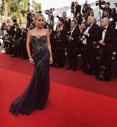 Anna Skura (What Anna Wears) w sukni Corizzi w Cannes!