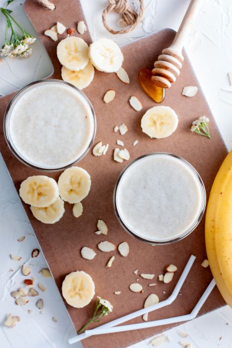 Co dodawać do smoothie zamiast odżywki białkowej? Masło orzechowe i migdałowe