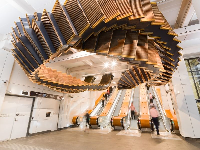 Surrealistyczna instalacja na stacji kolejowej w Sydney