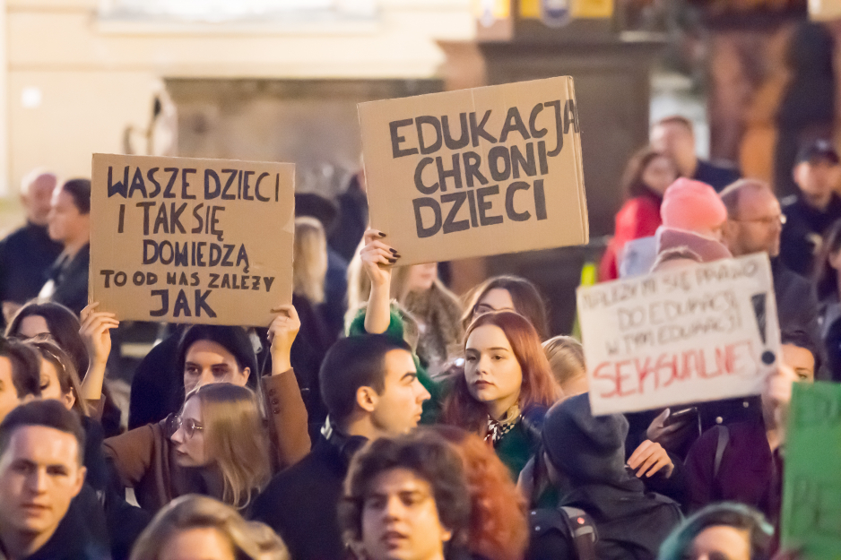 Protesty przeciwko zakazowi edukacji seksualnej