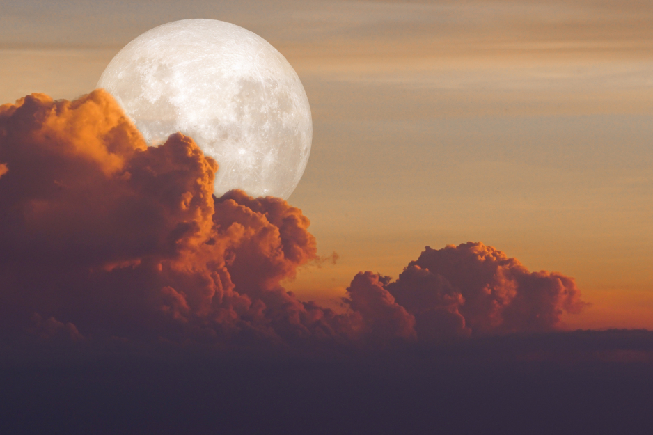 Fazy Księżyca - co symbolizują i jak czerpać z nich duchowe korzyści? Życie w rytmie Luny pomaga osiągnąć wewnętrzną równowagę