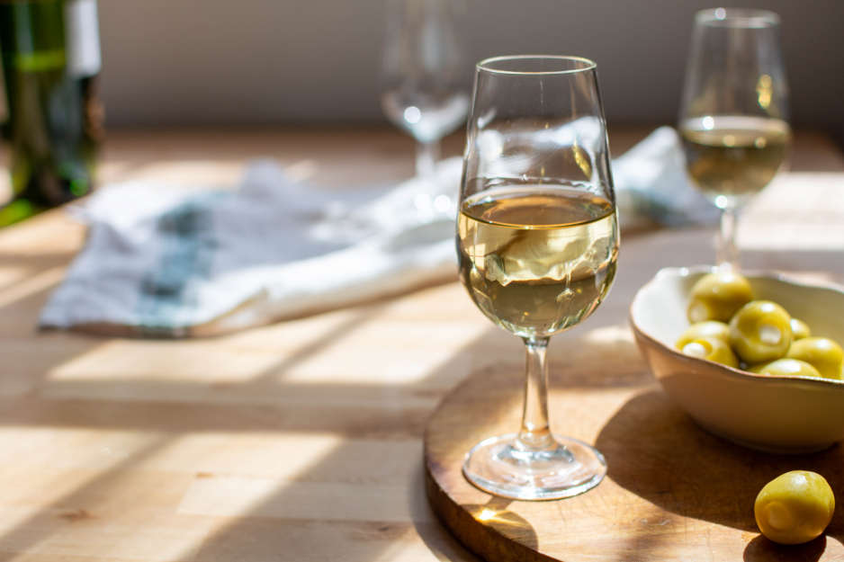 Jak pić sherry? To warto wiedzieć o jednym z najsłynniejszych hiszpańskich win