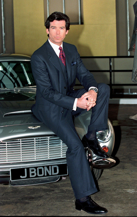 5 LEKCJI STYLU Pierce’a Brosnana. Jak się nosił filmowy James Bond?