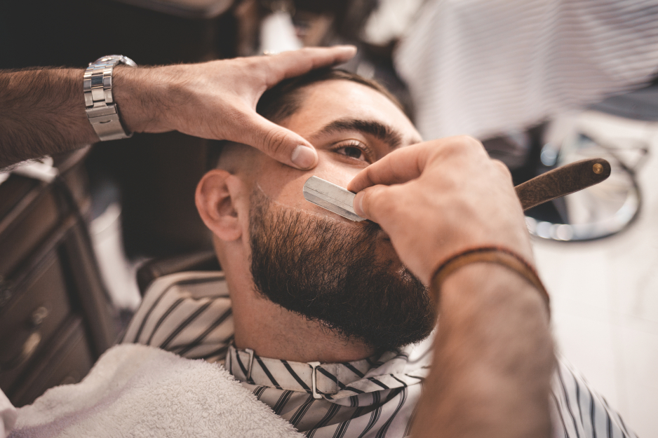 Rzadki zarost: jak zagęścić brodę? Domowe sposoby i kosmetyki, które odmienią twój rzadki zarost