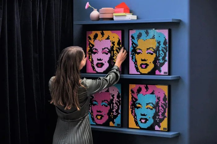 Lego wprowadza serię portretów w stylu Pop Art. Na ścianie zawiesisz m.in. „Marilyn Monroe” Andy’ego Warhola, Beatlesów i Dartha Vadera