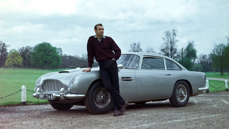 Aston Martin Jamesa Bonda