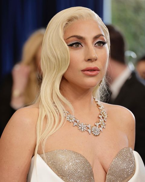 Lady Gaga i makeup w stylu Hollywood vibe