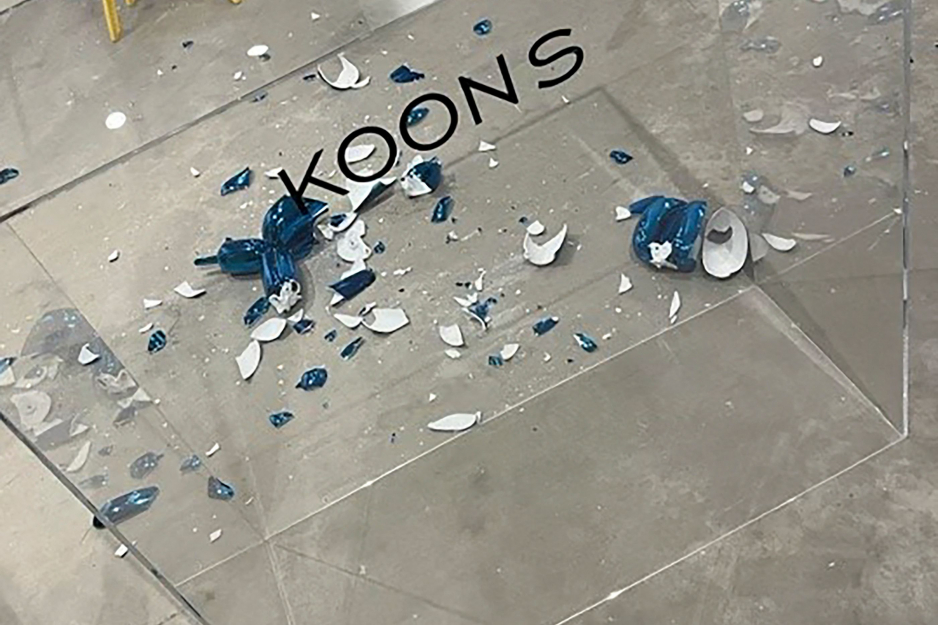 Rzeźba Jeffa Koonsa rozbita podczas wystawy