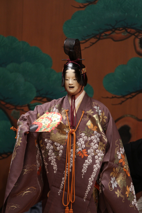 Tradycyjny japoński spektakl teatru nō w Teatrze Narodowym.