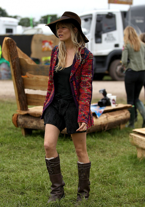 Sienna Miller na Glastonbury w 2014 r.