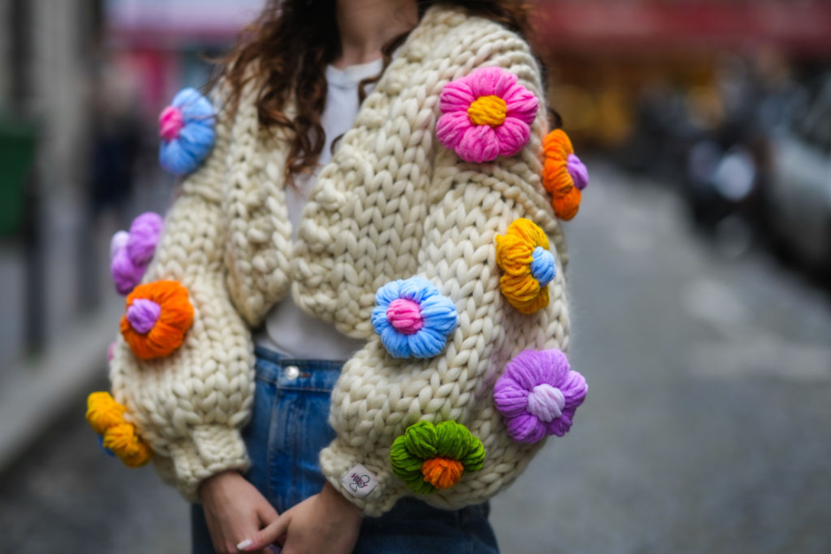 Swetry z kwiatami 3D