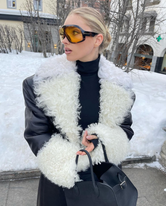 Elsa Hosk w płaszczu polskiej marki wnosi styl apres-ski na wyższy poziom