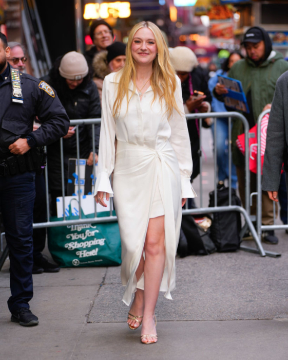 Dakota Fanning w białej sukience