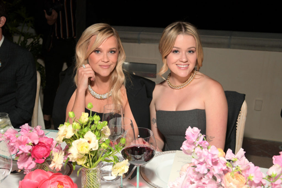 Jaka mama, taka córka. Reese Witherspoon i 24-letnia Ava Phillippe wyglądają identycznie w pasujących stylizacjach