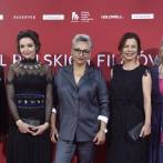 Maria Dębska, Kinga Dębska, Agata Kulesza na rozdaniu nagród 43. Festiwalu Filmowego w Gdyni