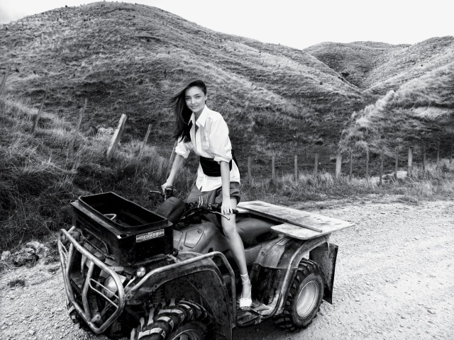 Miranda Kerr na zdjęciach Orlando Blooma w Nowej Zelandii