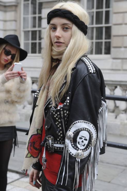 Street fashion z Londynu - modelki po godzinach