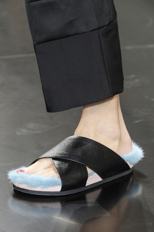 Ekscentryczne buty z pokazu Céline wiosna-lato 2013