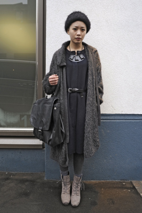 Street fashion: oryginalne płaszcze, kurtki i futerka