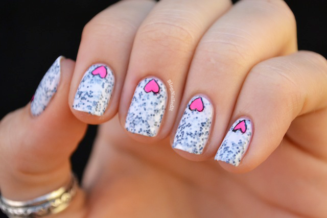 Manicure DIY na Walentynki: inspiracje z blogów