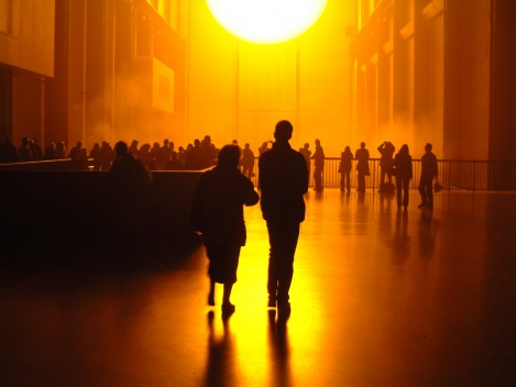 "The Weather Project", wystawa w Tate Modern 2003 r., fot. Tate Modern Gallery