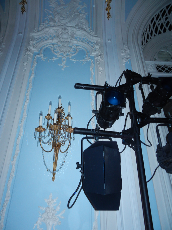 Nasz ukochany pokaz Moschino odbył się w hotelu Savoy. Tamtejszą salę balową przystosowano do wymogów wybiegu, fot. by Nikon COOLPIX S800c
