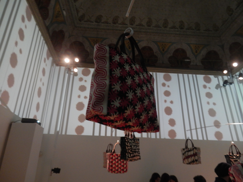 Fashion Week Milano, prezentacja Pinko, fot. by Nikon COOLPIX S800c