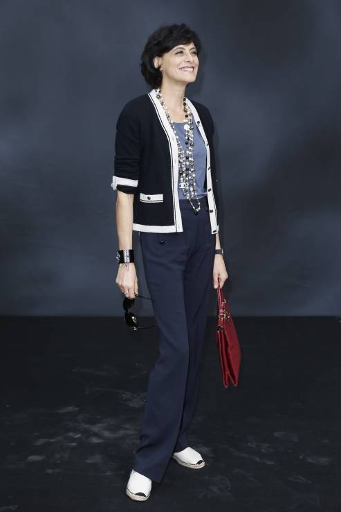 Gwiazdy na Paris Fashion Week: Inès de la Fressange na pokazie Chanel, fot. serwis prasowy