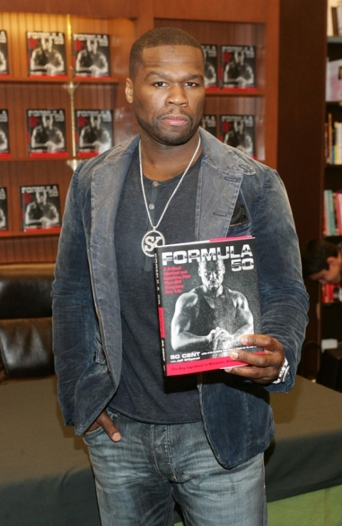 Gwiazdy piszą książki: 50 Cent ostatnio wydał poradnik dotyczący ćwiczeń i zdrowiego odżywiania, fot. James Atoa/Everett Collection/ East News