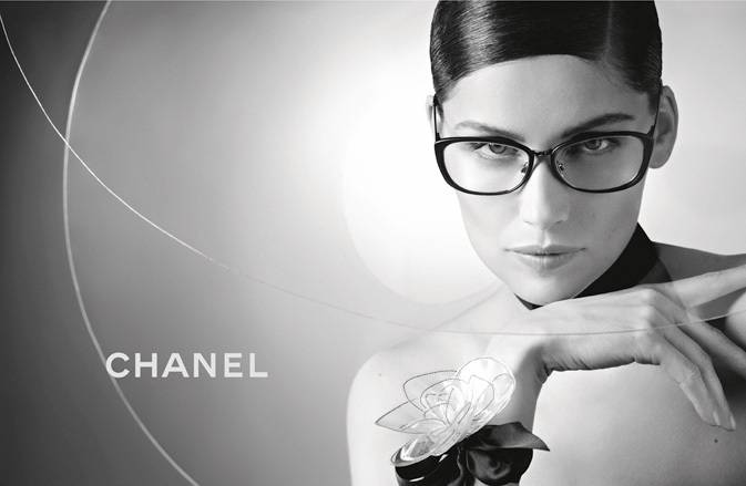 Laetitia Casta w kampanii Chanel Eyewear wiosna-lato 2013, fot. Karl Lagerfeld
